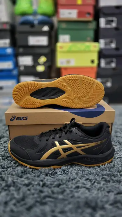 Zapatillas deportivas Asics negras y doradas - miniatura 2