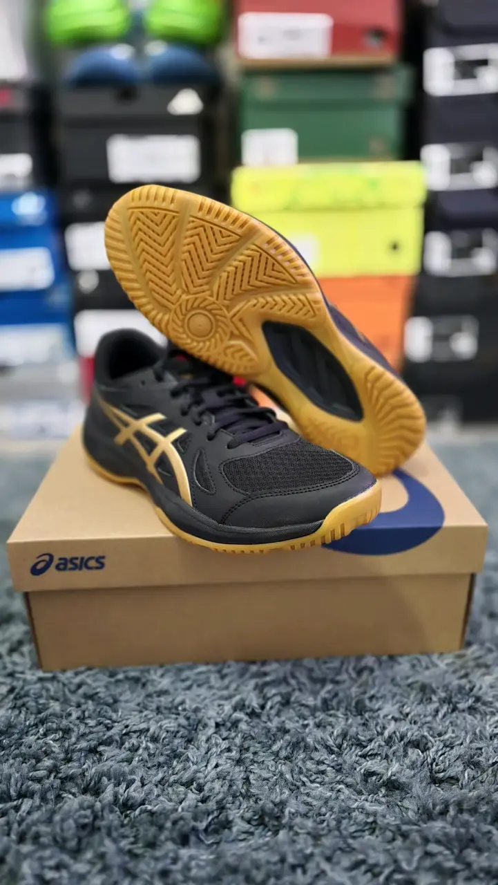 Zapatillas deportivas Asics negras y doradas - 3