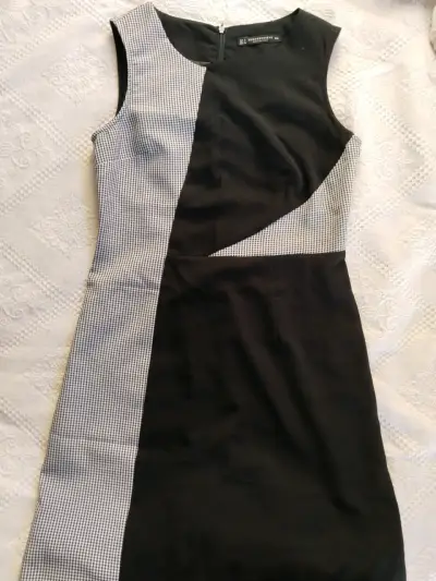 Vestido sin mangas Seisceronueve en blanco y negro - miniatura 1