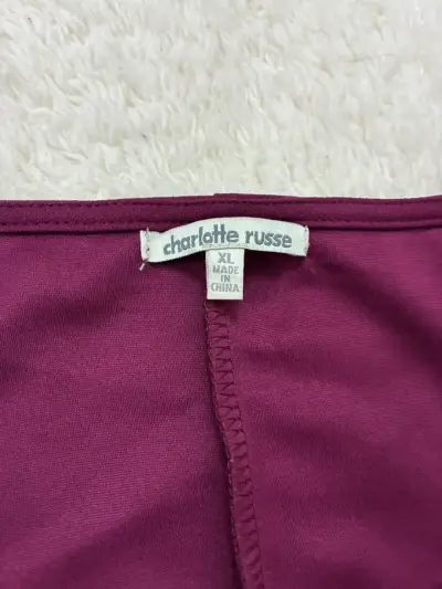 Vestido sin mangas burdeos con hebilla - miniatura 3