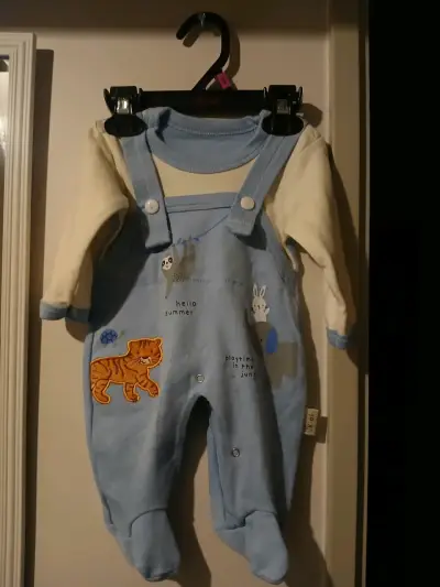 Enterito de bebé azul con estampado de animales - miniatura 2