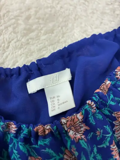 Blusa sin mangas floral azul H&M - miniatura 3