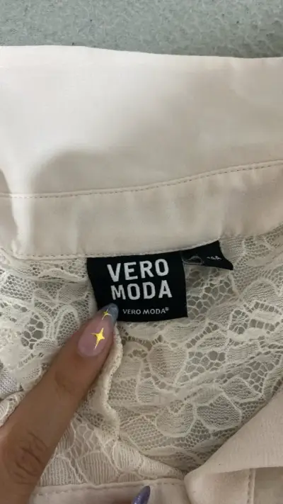 Blusa sin mangas de encaje Vero Moda - miniatura 2