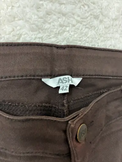Pantalones marrones detalles en cuero para homb - miniatura 4