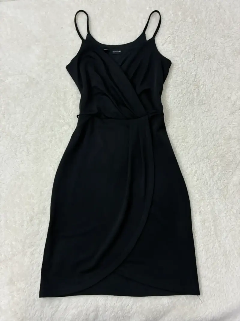 Vestido negro ajustado Body Flirt elegante - 1