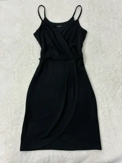 Vestido negro ajustado Body Flirt elegante - miniatura 1
