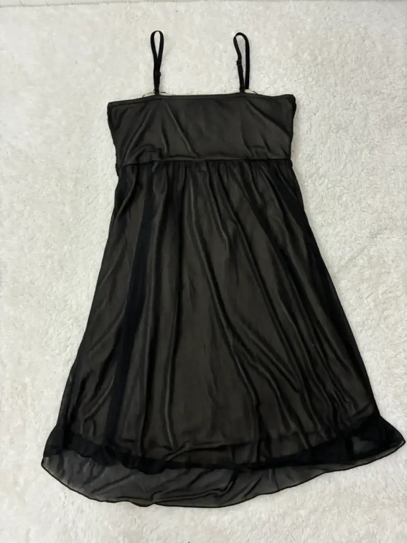 Vestido negro de fiesta con tirantes - 2