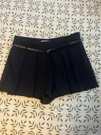 Falda Shorts negros con cinturón para mujer - miniatura 1