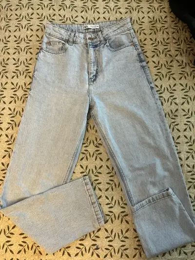 Jeans de mezclilla azul claro Zara para mujer - miniatura 1