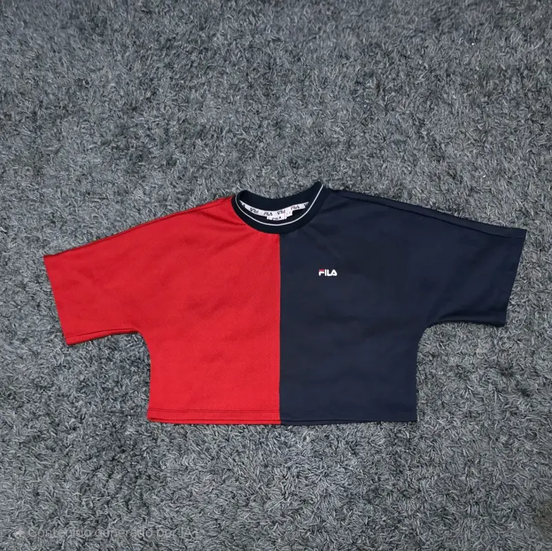 Polera corta bicolor Fila roja y negra