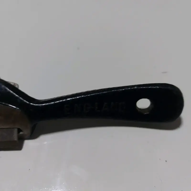 Cepillo manual Stanley de metal para carpintería - 4