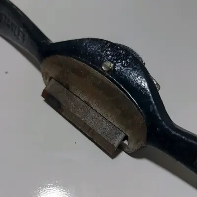 Cepillo manual Stanley de metal para carpintería - miniatura 5