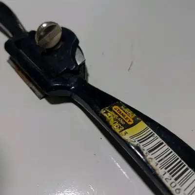 Cepillo manual Stanley de metal para carpintería - miniatura 6