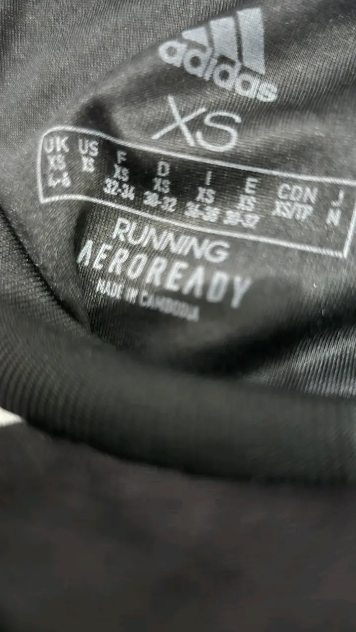 Polera deportiva Adidas Aeroready negra y blanca - 3