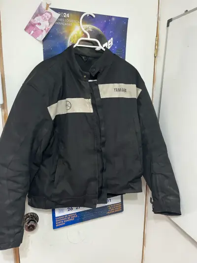 Chaqueta de moto Yamaha negra con protección CE - miniatura 1