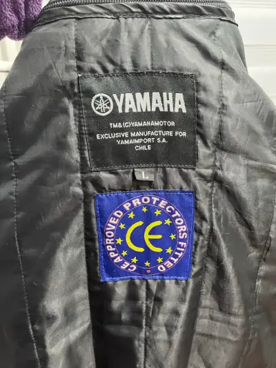 Chaqueta de moto Yamaha negra con protección CE - miniatura 3