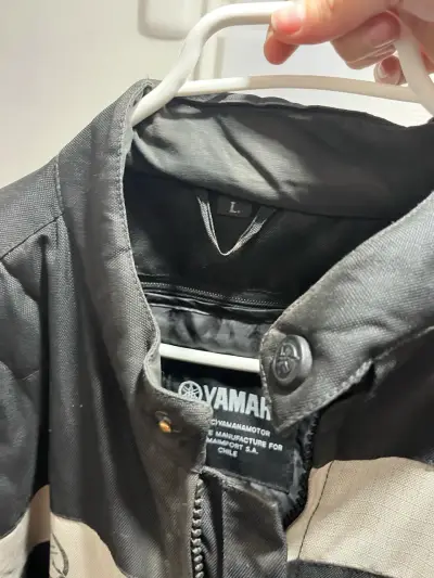 Chaqueta de moto Yamaha negra con protección CE - miniatura 5