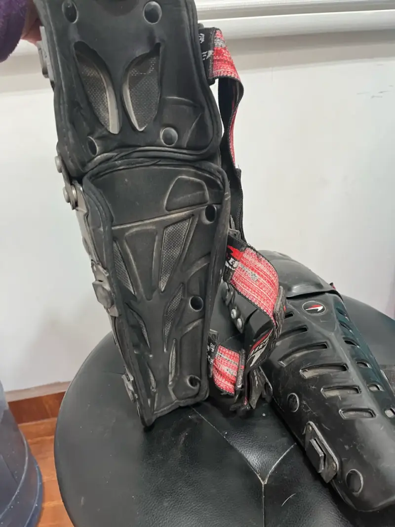 Rodilleras de protección para motocross negras - 1