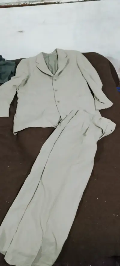 Traje formal para hombre en varios colores - miniatura 2