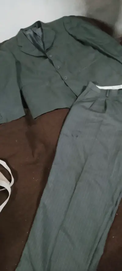 Traje formal para hombre en varios colores - miniatura 3