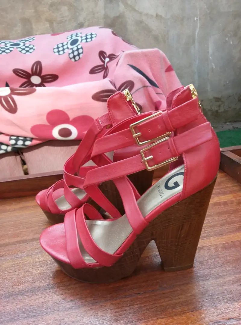 Sandalias de Tacón Alto Rojas Guess