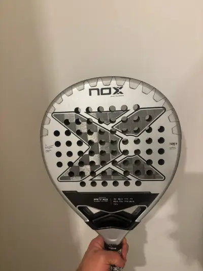 Pala de pádel NOX AT10 Genius 18K - miniatura 1