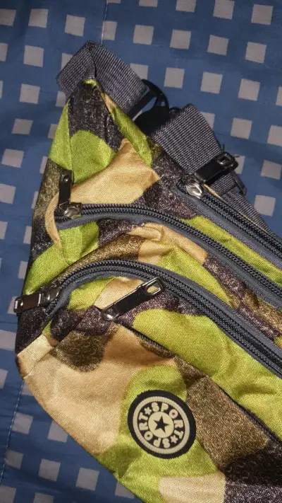 Banano con múltiples bolsillos - miniatura 3