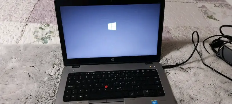 Notebook Hp EliteBook con Windows 10 - 1