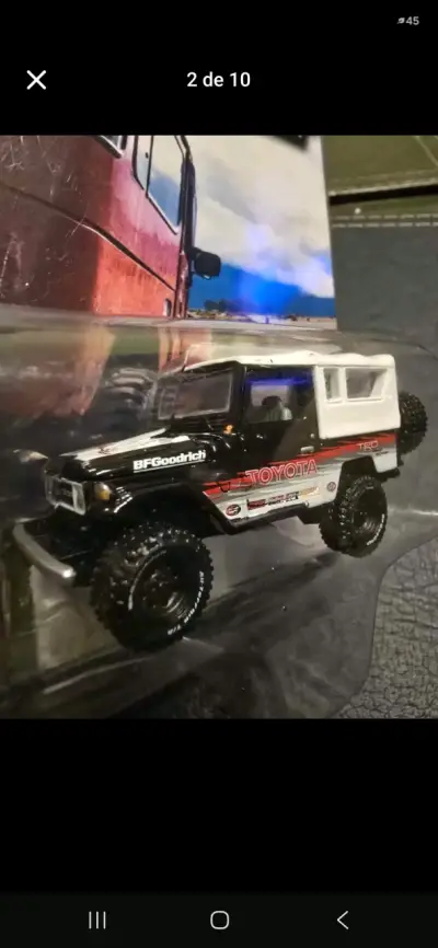 Miniatura Johnny Lightning Toyota Land Cruiser - miniatura 2