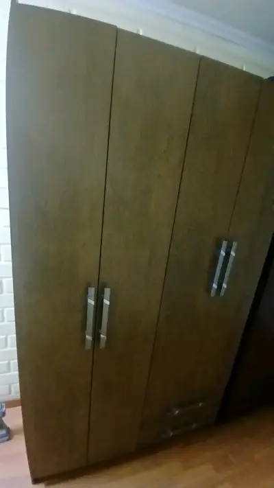 Closet de Madera con Puertas y cajones - miniatura 1
