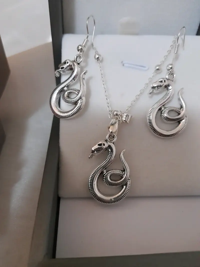 Conjunto de joyería baño con diseño de serpient - 2