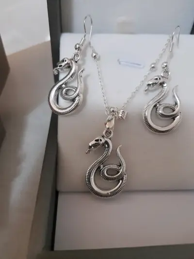 Conjunto de joyería baño con diseño de serpient - miniatura 2