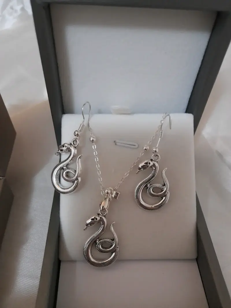 Conjunto de joyería baño con diseño de serpient - 4