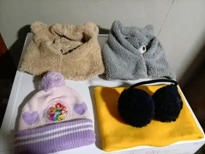 Set de gorros y orejeras para invierno - miniatura 1