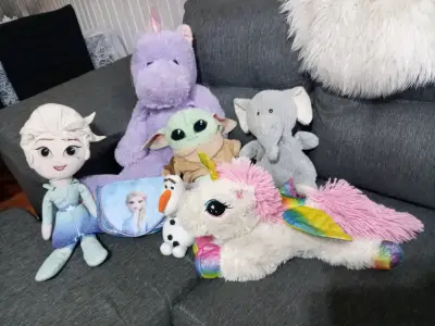 Peluches variados de personajes Disney y más - miniatura 3