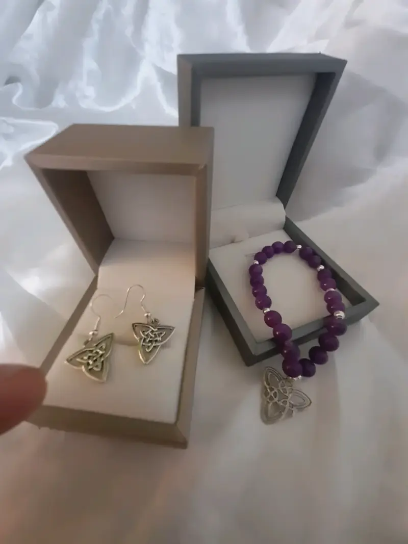 Set de pulsera y aros con diseño celta - 3