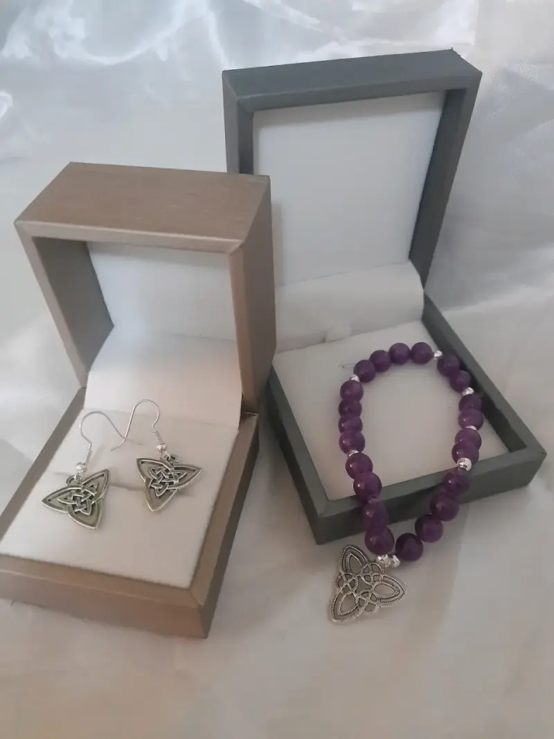 Set de pulsera y aros con diseño celta - 4