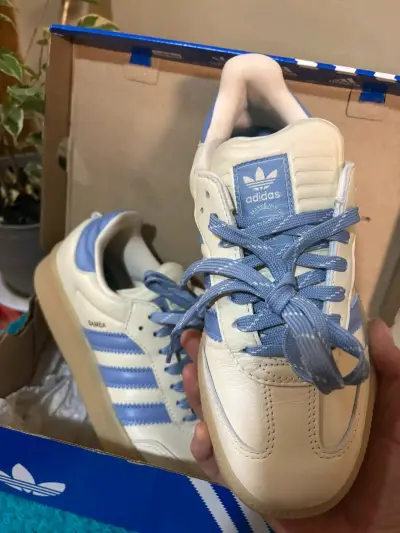 Zapatillas Adidas Samba Blanco y Celeste - miniatura 2