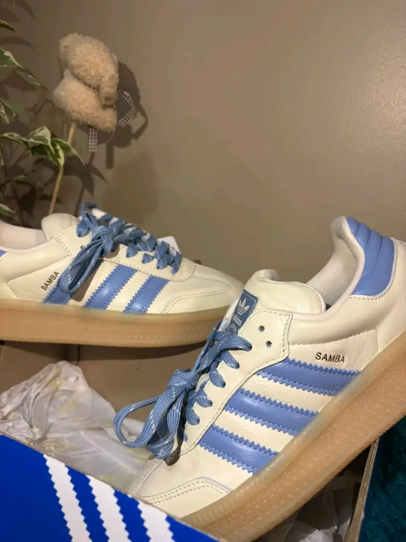 Zapatillas Adidas Samba Blanco y Celeste - 3