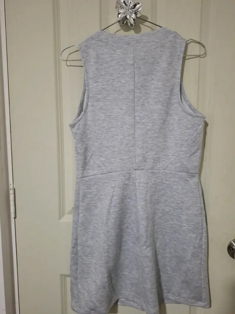 Vestido sin mangas gris claro para mujer - 2