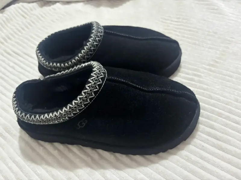 Tazz UGG - 1