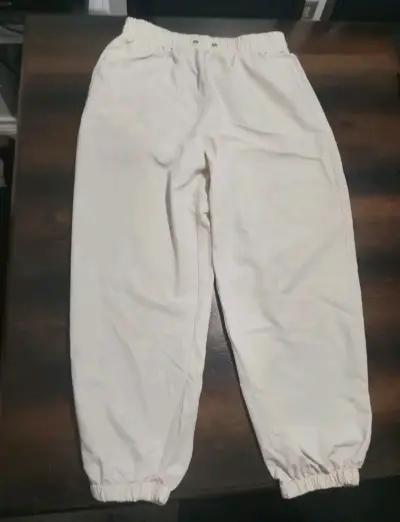 Pantalones cargo beige para hombre con bolsillos - miniatura 2