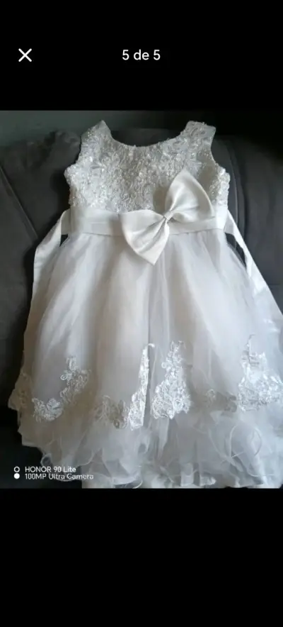Vestido de Bautizo Blanco con Encaje y Sombrero - miniatura 2