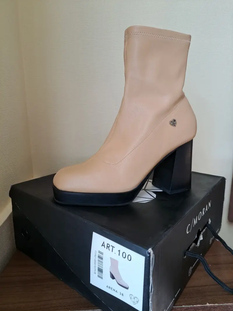 Botines de cuero beige con tacón alto C/Moran - 1