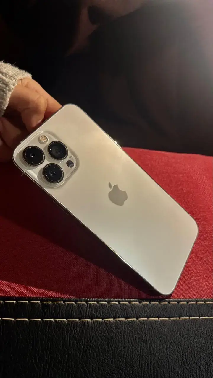 iPhone 13 Pro Max en excelente estado - 1
