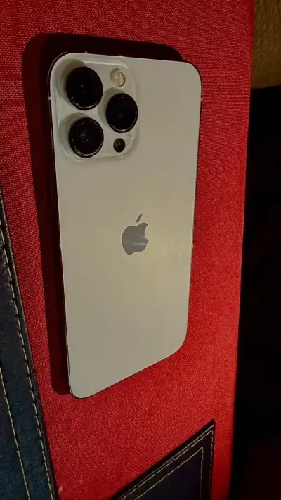 iPhone 13 Pro Max en excelente estado - miniatura 4
