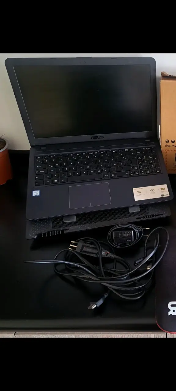 Laptop ASUS X543UA Intel Core i3 15.6 pulgadas - 2