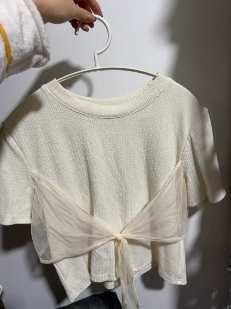 Polera amarilla con cuello drapeado para mujer - 2