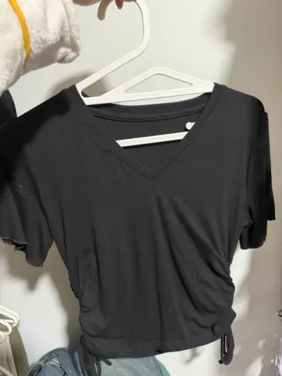Polera amarilla con cuello drapeado para mujer - miniatura 6