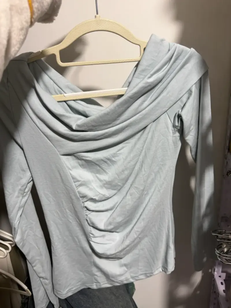 Blusa blanca de satén para mujer - 4